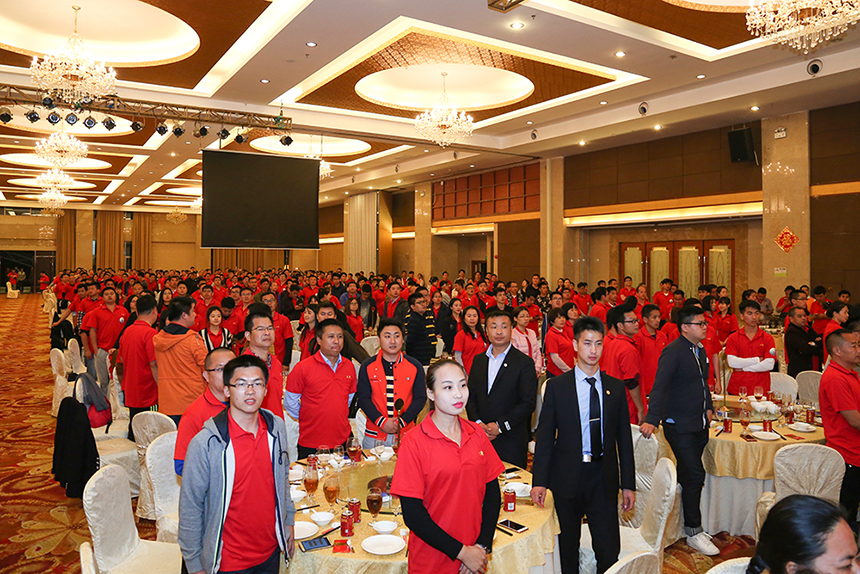 奏唱國歌.jpg