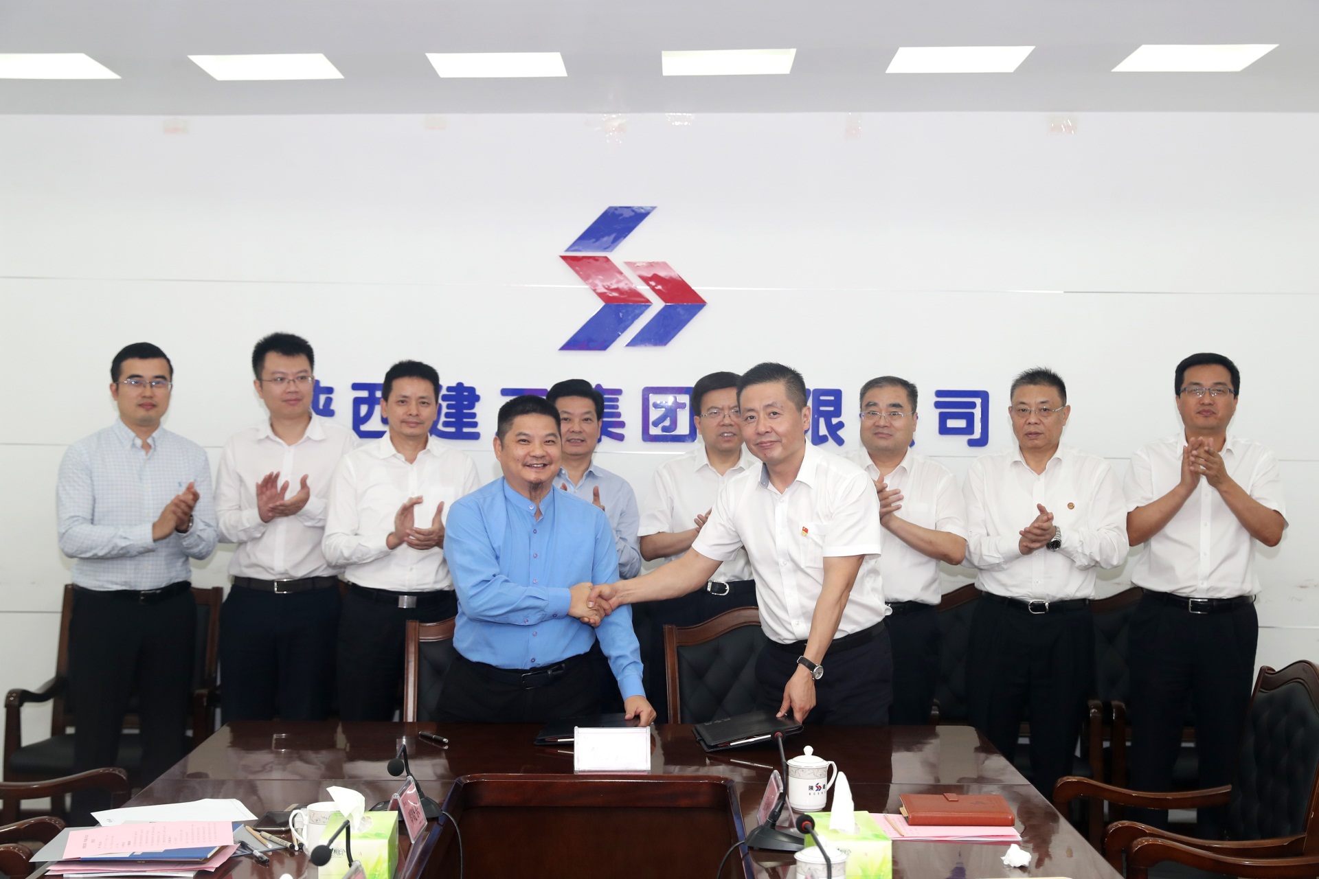 陜西建工集團有限公司與寶鷹集團簽署戰(zhàn)略合作協(xié)議