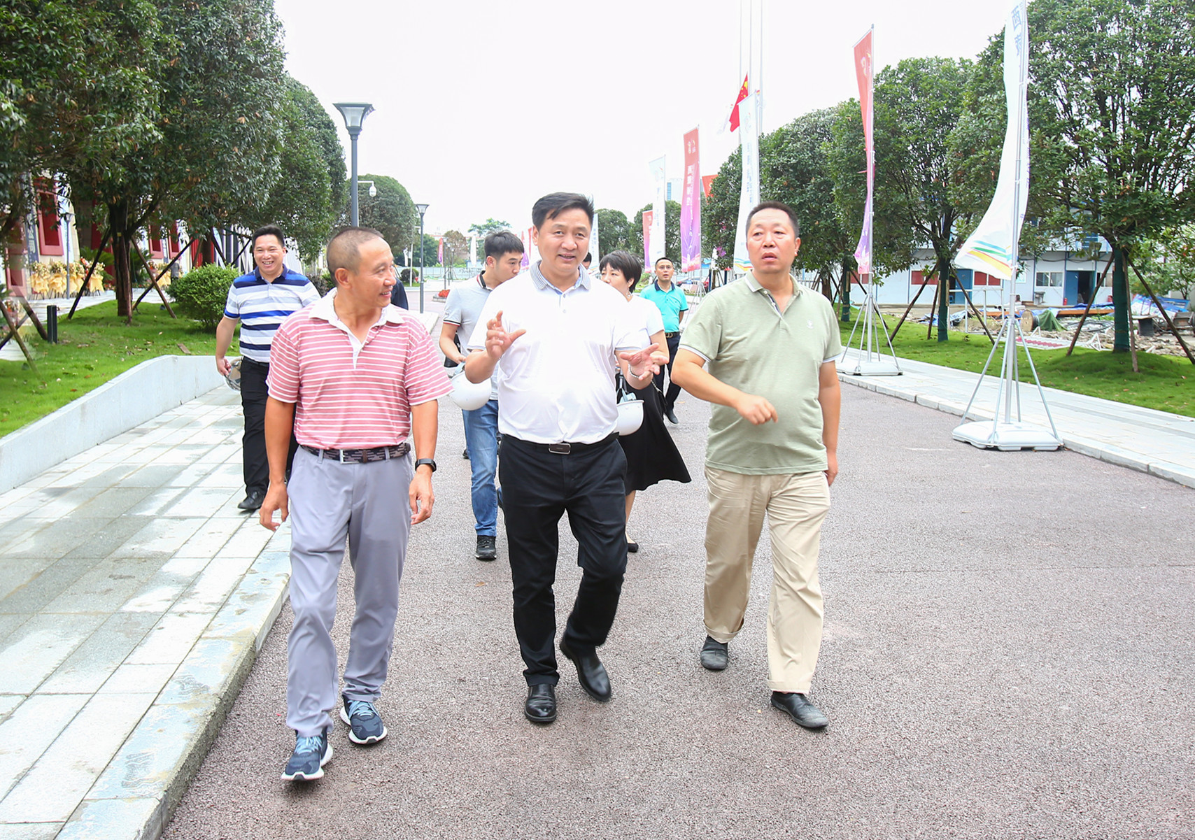 寶鷹集團(tuán)總裁于泳波到成都、武漢分公司調(diào)研